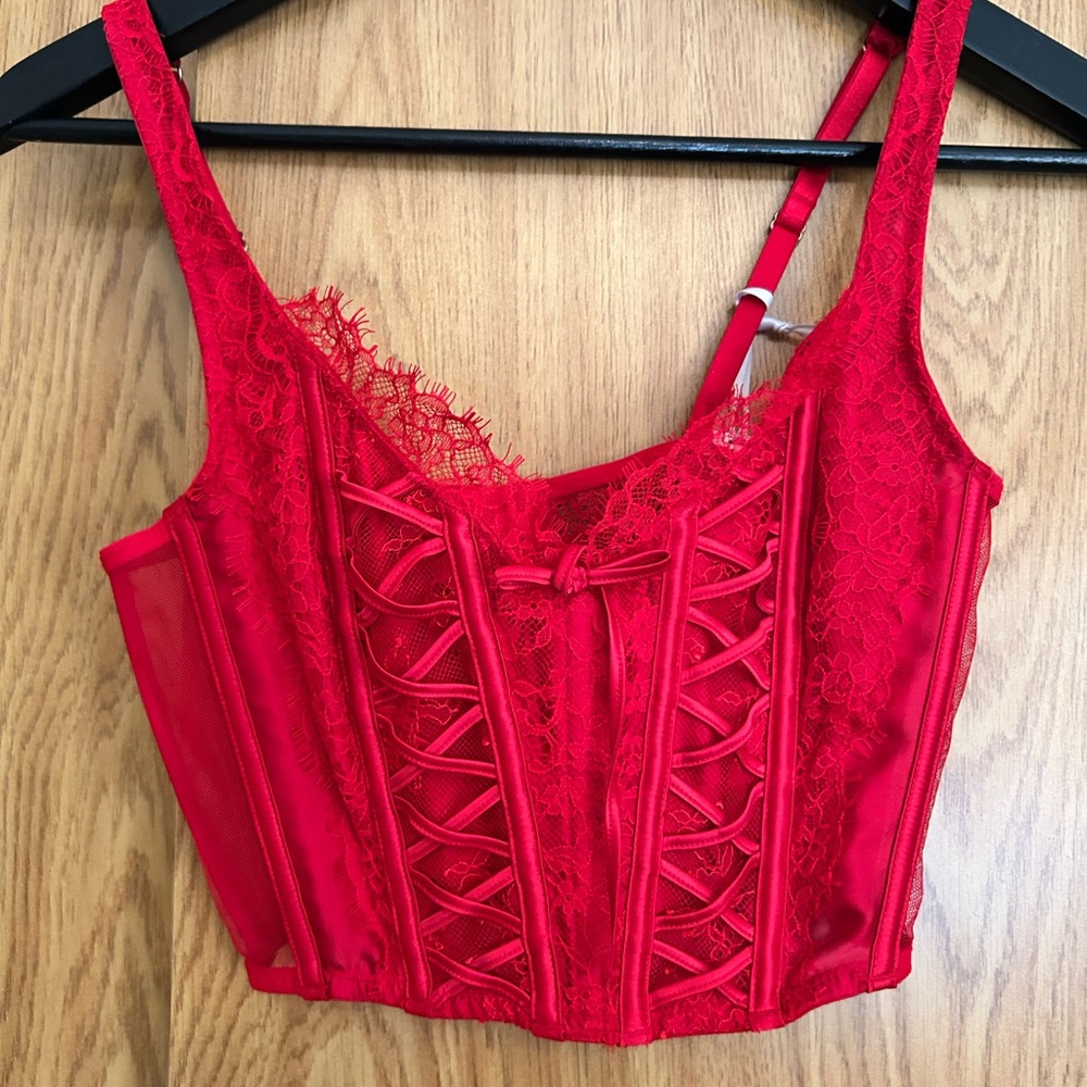 Victoria's Secret Vibrant Lace and Satin Bra Collection - Picture 3 of 8